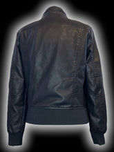 Load image into Gallery viewer, M Black pleather long sleeve zip up moto style jacket w/ pockets
