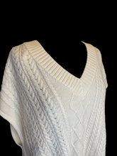 Load image into Gallery viewer, 3X White cable knit v-neckline sweater vest w/ side hem slits
