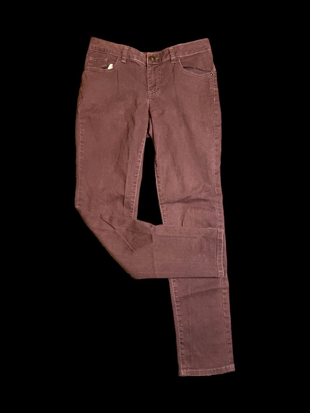 M Plum cotton blend mid rise taper leg pants w/ pockets, belt loops, & button/zipper closures