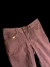 Load image into Gallery viewer, M Plum cotton blend mid rise taper leg pants w/ pockets, belt loops, &amp; button/zipper closures
