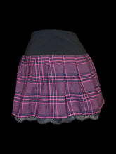 Load image into Gallery viewer, L Vintage 90s pink &amp; purple plaid mini skirt w/ clasp belt details, black lace hem, &amp; internal 4-button closure
