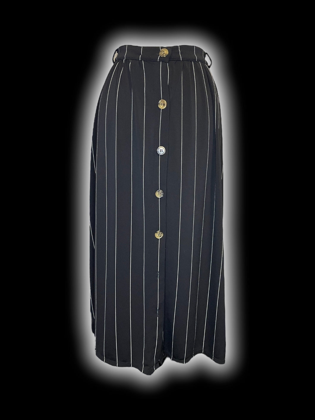 2X Black & white pinstripe button down maxi skirt w/ belt loops, & pockets