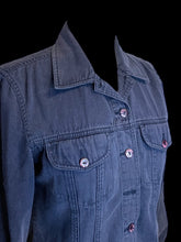 Load image into Gallery viewer, M Dark blue denim button down jacket w/ purple buttons, folded collar, &amp; chest pockets
