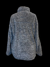 Load image into Gallery viewer, L Greyscale sherpa long sleeve 1/4 sleeve sweater w/ pockets
