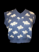 Load image into Gallery viewer, 0X Light blue &amp; white knit rain cloud pattern crop vest
