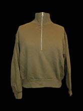 Load image into Gallery viewer, 1X Olive green 1/4 zip long sleeve crop pullover sweater w/ ribbed hem
