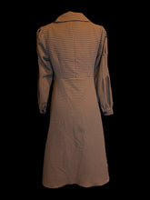 Load image into Gallery viewer, M Vintage 80s brown &amp; black houndstooth button down long sleeve dress w/ shoulder pads, pleating details, folded collar, &amp; button cuffs
