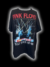Load image into Gallery viewer, 4X Black short sleeve top w/ multicolor Pink Floyd graphic
