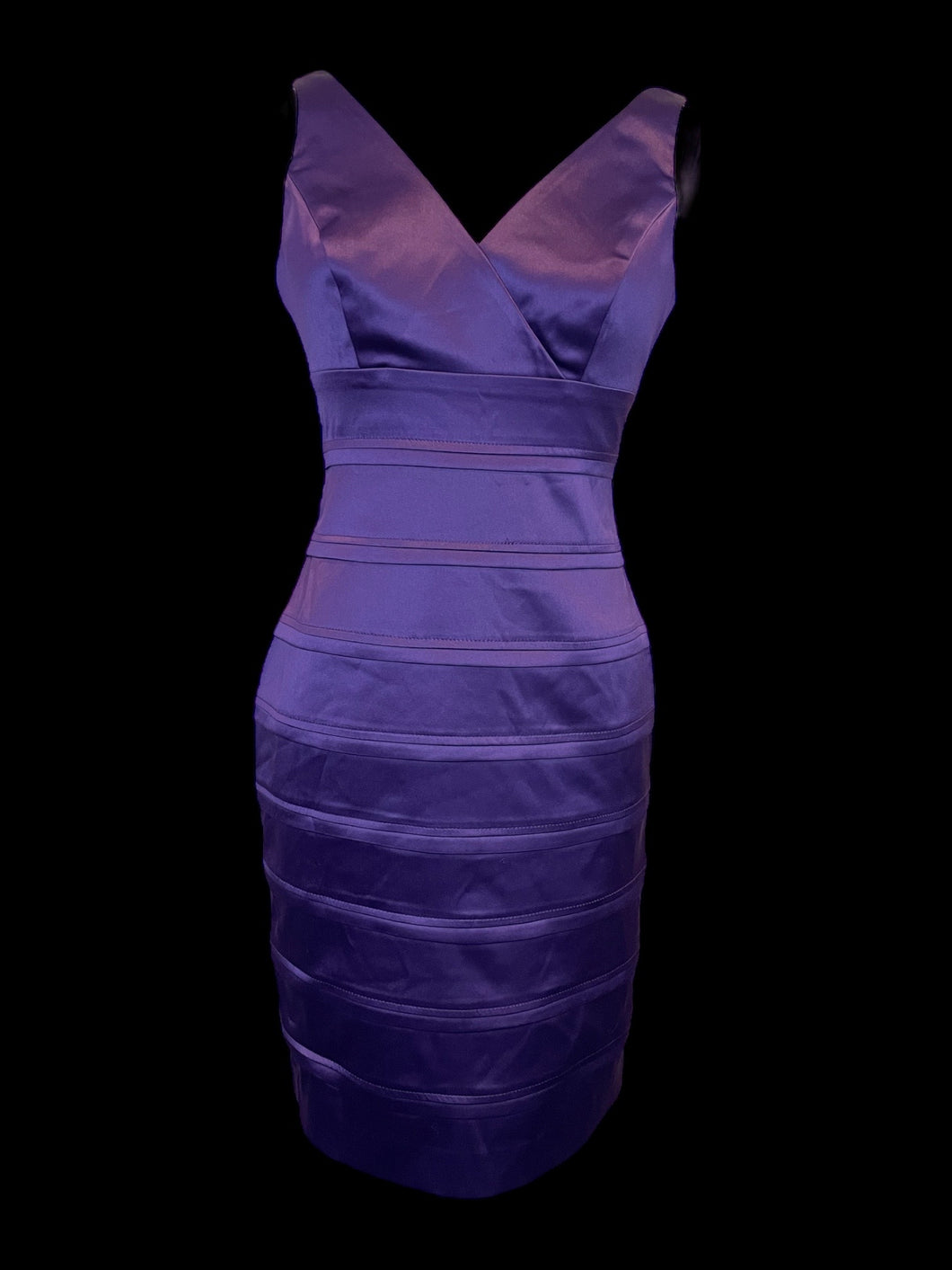 M Purple satin tiered sleeveless v-neckline bodycon dress w/ clasp/zipper closure