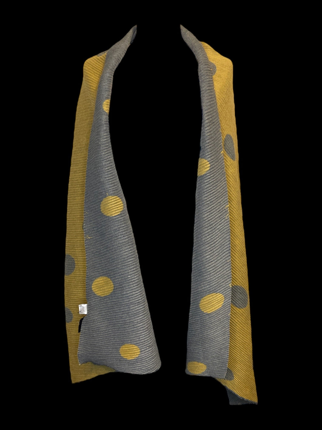 NWT Grey & yellow polka dot accordion fabric scarf