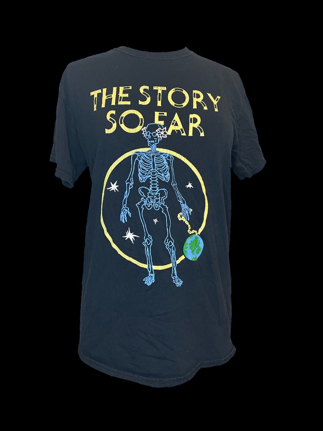 L Blue, yellow, & white “The Story So Far” graphic short sleeve crew neckline top