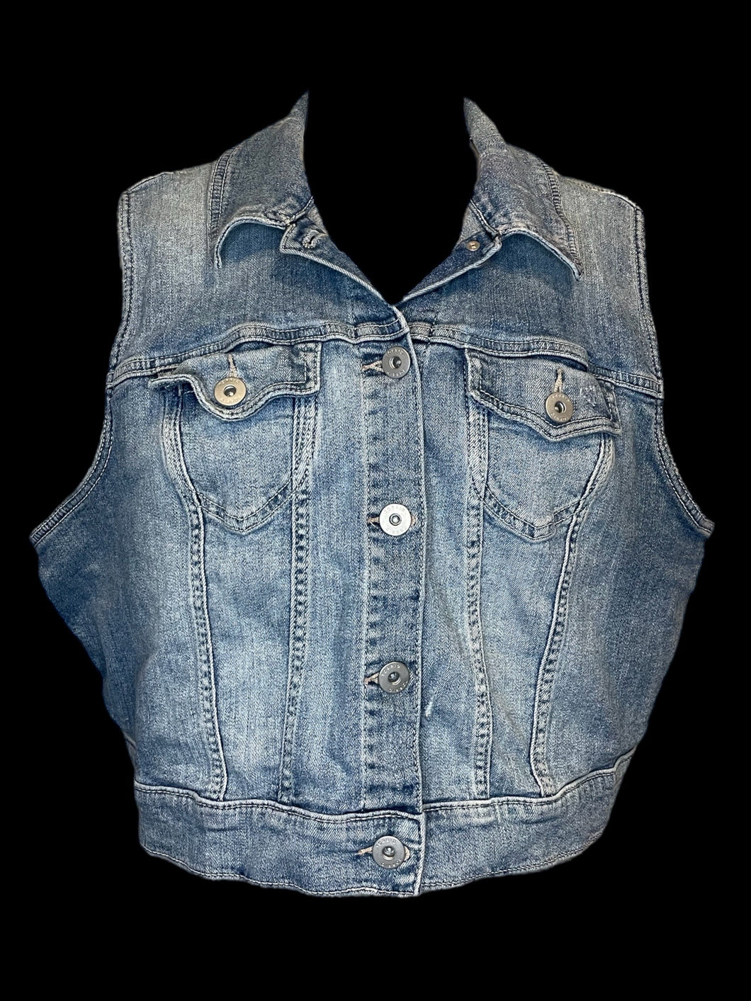 2X Blue faded denim button down crop vest w/ chest pockets, & folded collar