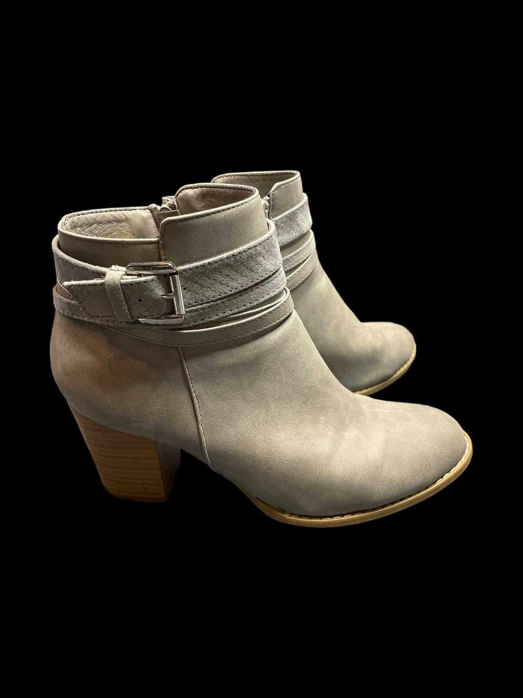 7.5M/9W Grey pleather heeled booties w/ buckle details, & zipper closure