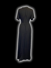 Load image into Gallery viewer, 1X Black short sleeve round neckline maxi dress w/ pockets
