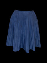 Load image into Gallery viewer, M Dark blue pleated skirt w/ zipper/clasp closure
