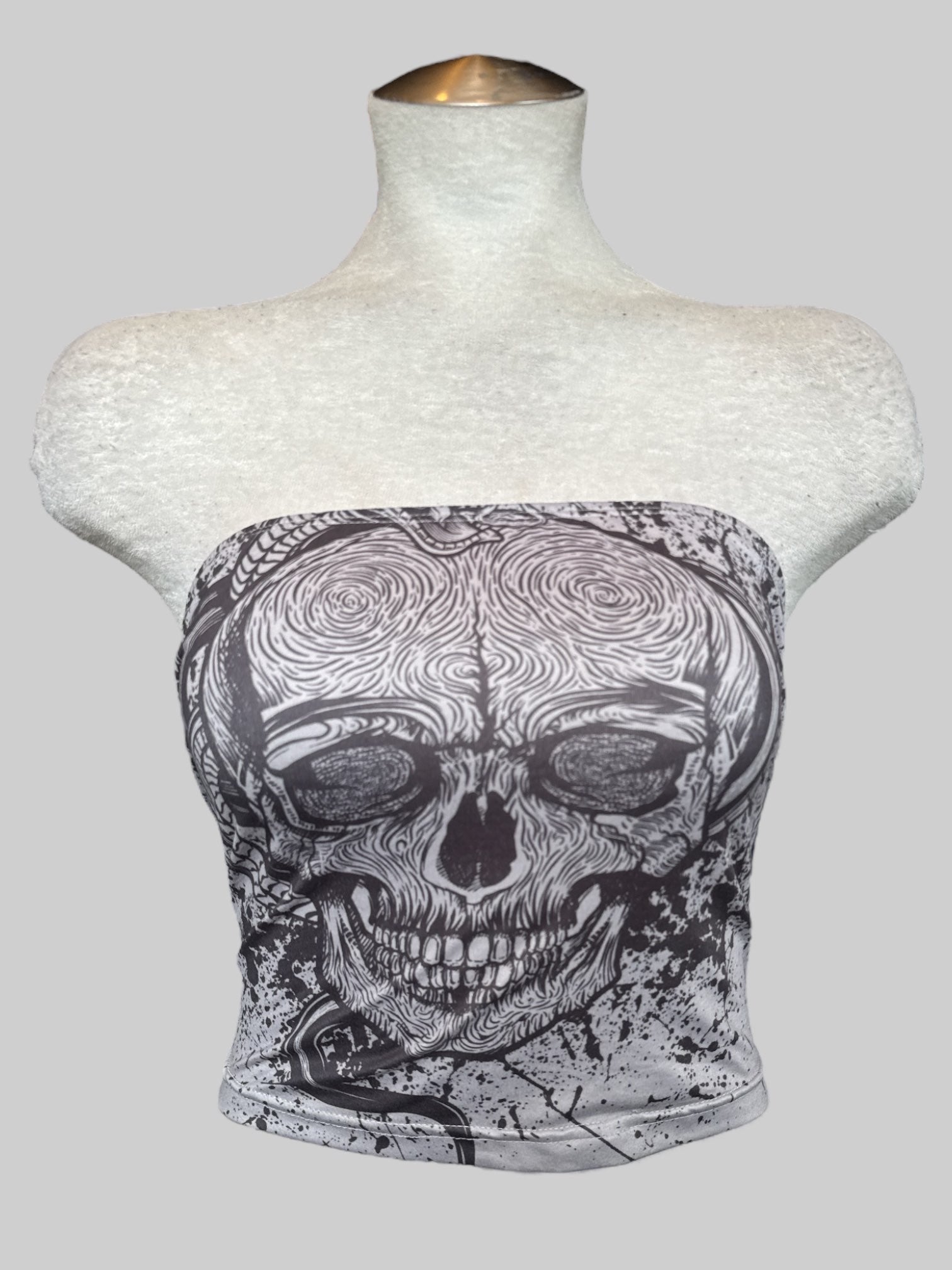 3X Strapless gray top with skull graphic