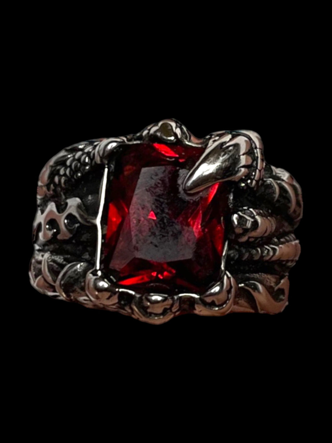 ? 8 Silver-like dragon claw ring w/ rectangle cut red gem