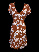 Load image into Gallery viewer, XL NWT Burnt orange, white, &amp; blue floral short sleeve v-neckline dress w/ mock button front, button/keyhole closure, &amp; elastic waist
