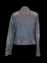 Load image into Gallery viewer, XL Black faded button down jacket w/ inner &amp; outer pockets, blue &amp; white polka dot lining, folded collar, &amp; button cuffs
