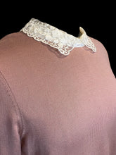 Load image into Gallery viewer, 0X Dusty rose &amp; white long sleeve sweater w/ lace collar, &amp; two clasp keyhole closure
