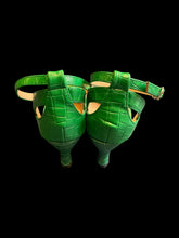 Load image into Gallery viewer, NWT 8.5M/10W Green faux snakeskin open toe strappy kitten heels
