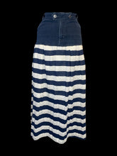 Load image into Gallery viewer, 2X Dark blue &amp; white denim &amp; cotton maxi skirt w/ pockets, &amp; button/zipper closure

