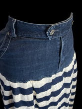 Load image into Gallery viewer, 2X Dark blue &amp; white denim &amp; cotton maxi skirt w/ pockets, &amp; button/zipper closure
