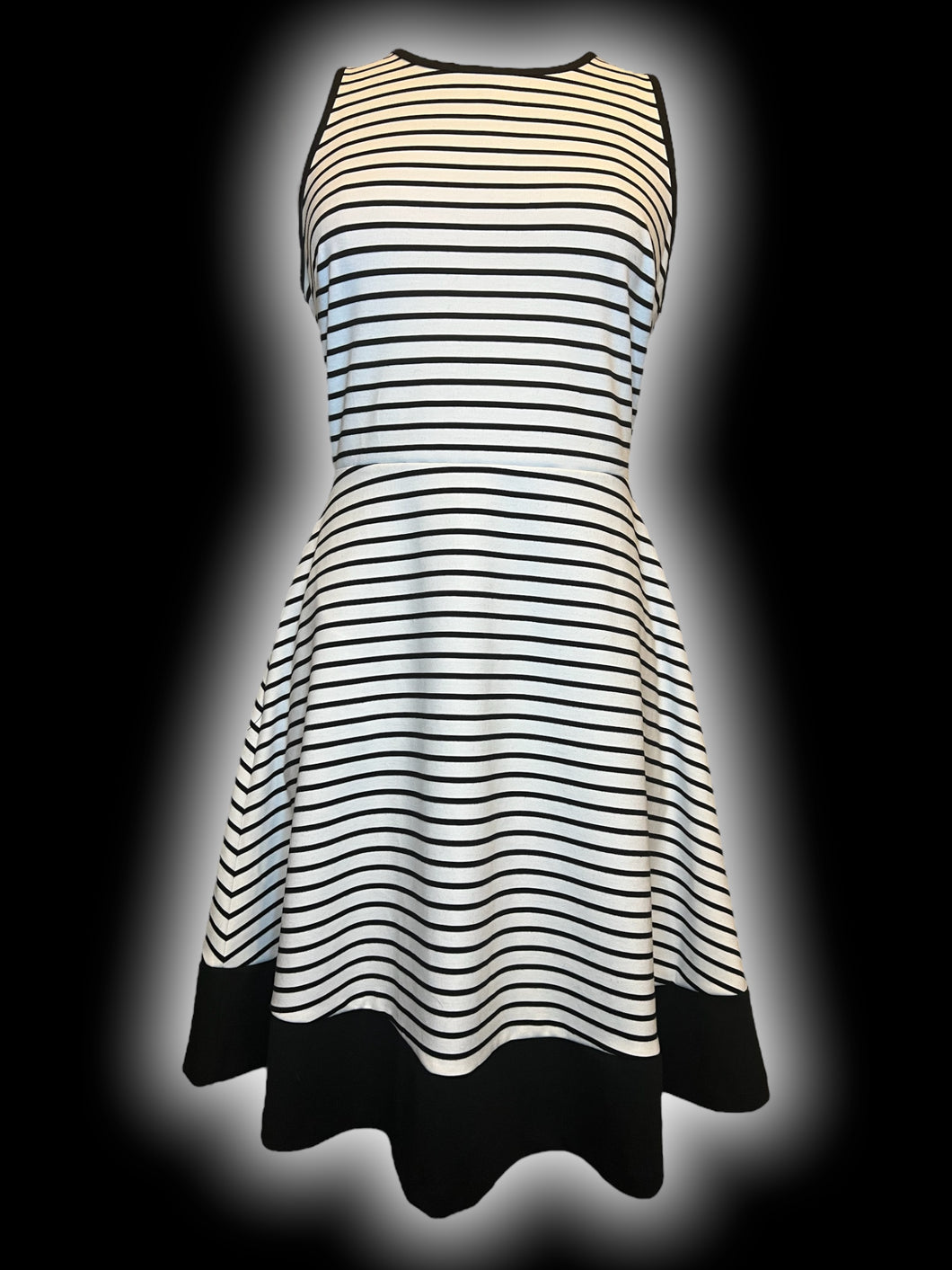 M Black & white horizontal stripe sleeveless A-line dress w/ back zipper/clasp closure