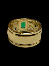 Load image into Gallery viewer, 7 Gold sterling silver ring w/ green, clear, &amp; black cut gems
