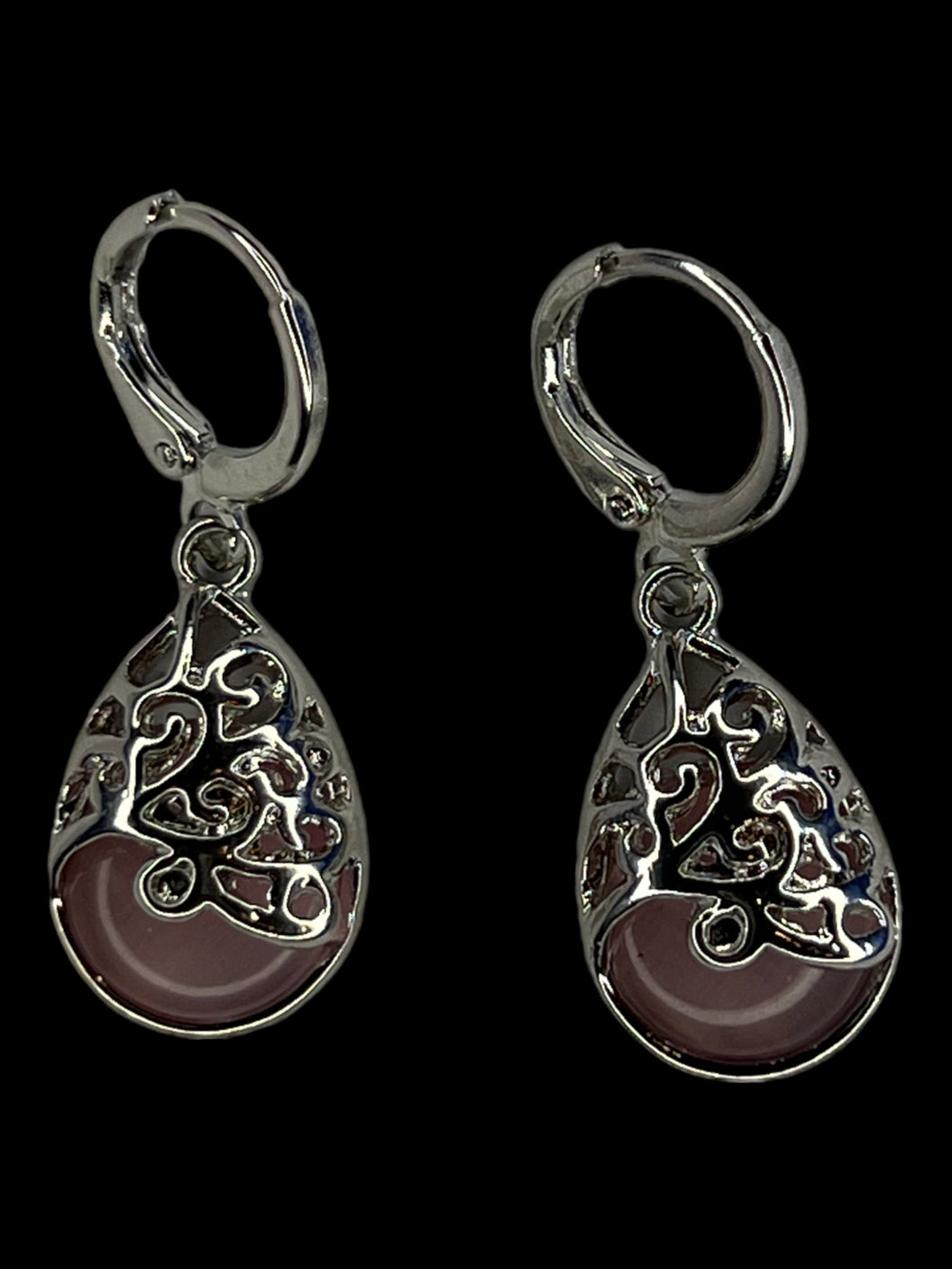 Silver-like tear drop pink stone dangle earrings w/ ornate setting