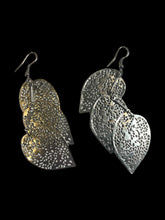Load image into Gallery viewer, Silver-like triple leaf wire hook dangle earrings
