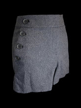 Load image into Gallery viewer, L Blue &amp; grey knit shorts w/ pockets, button detail, &amp; zipper/double clasp/button closure
