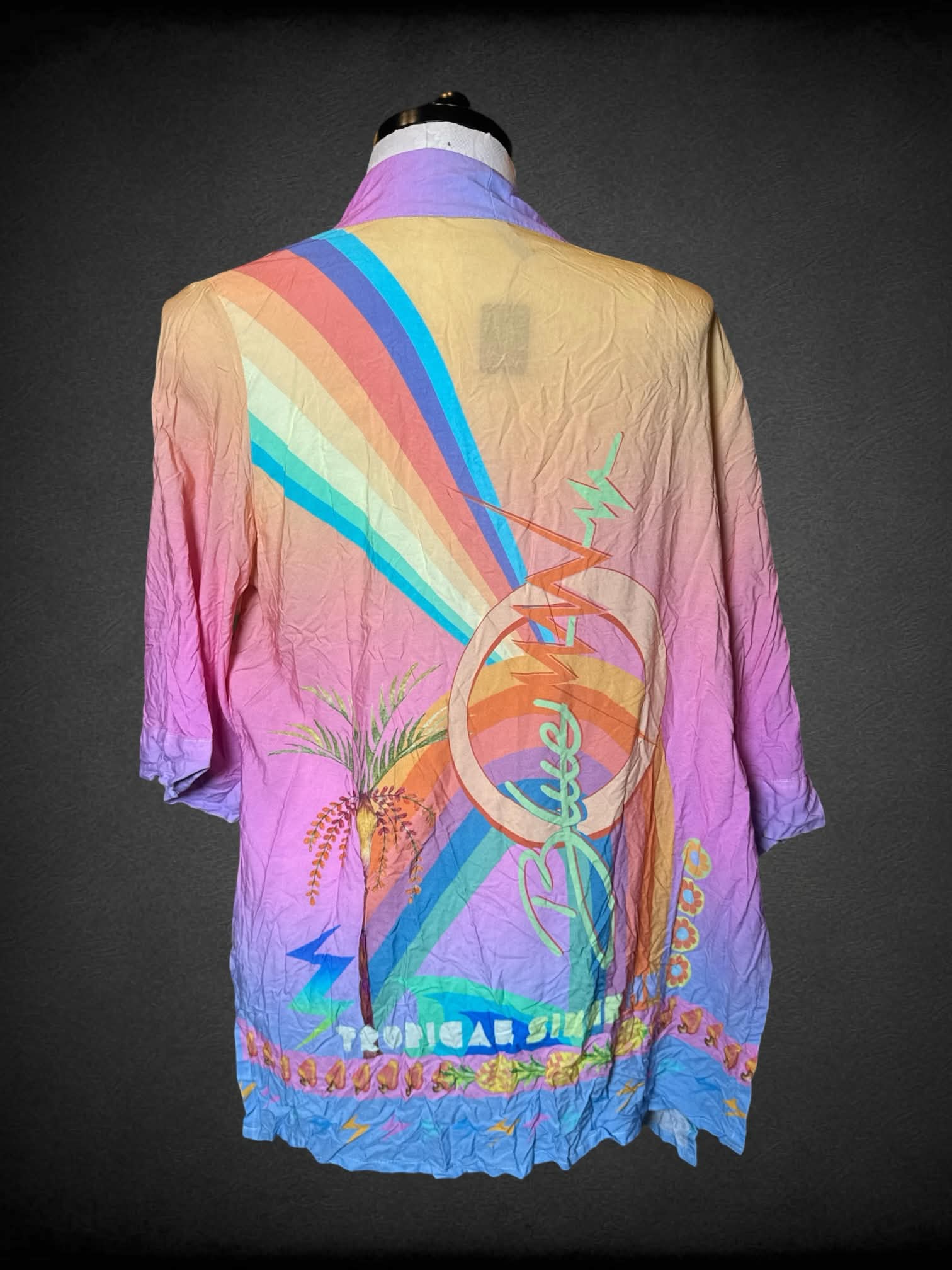 XL Blueman flowy pastel outer layer with retro synthwave graphic on back
