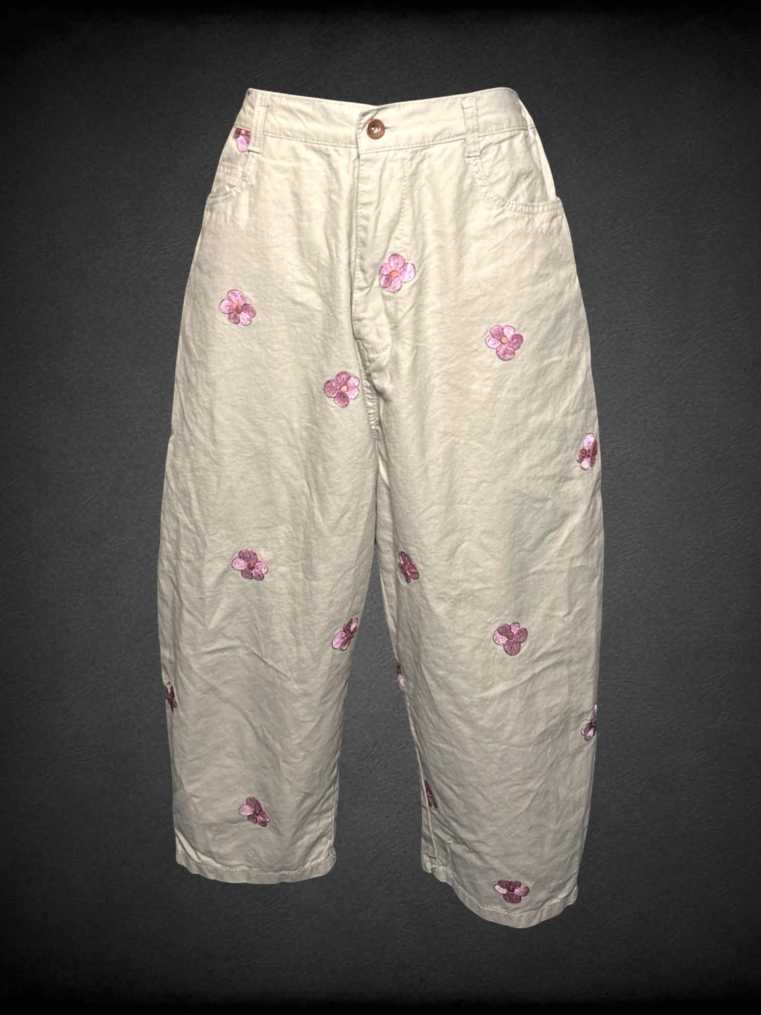 M 4&Five cropped khaki pants with stretch waist, and pink embroidered flower design