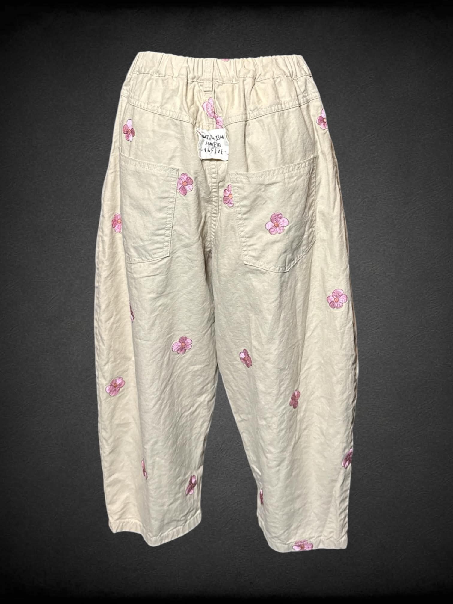 M 4&Five cropped khaki pants with stretch waist, and pink embroidered flower design