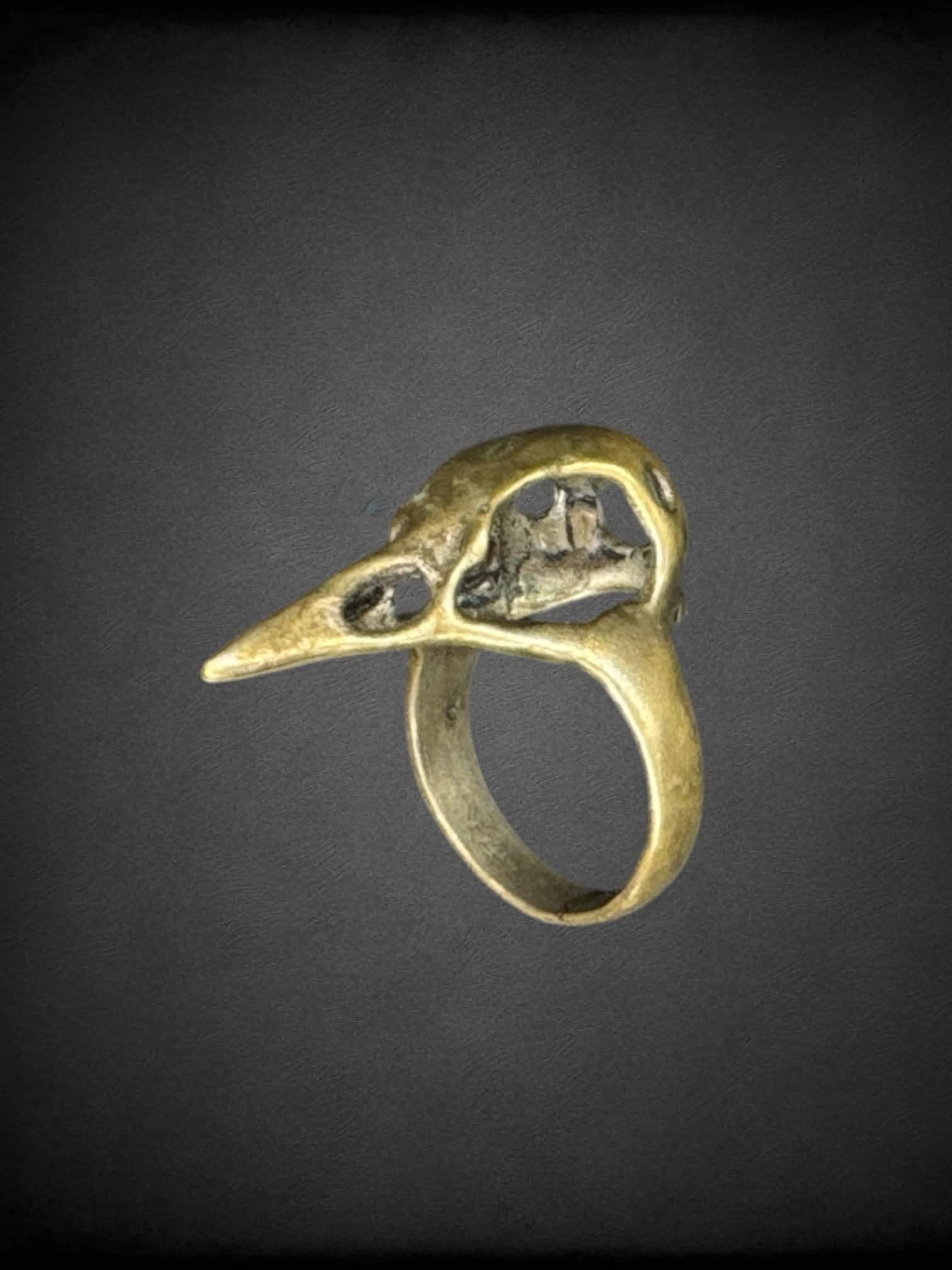 Size 7.5 gold crow skull ring