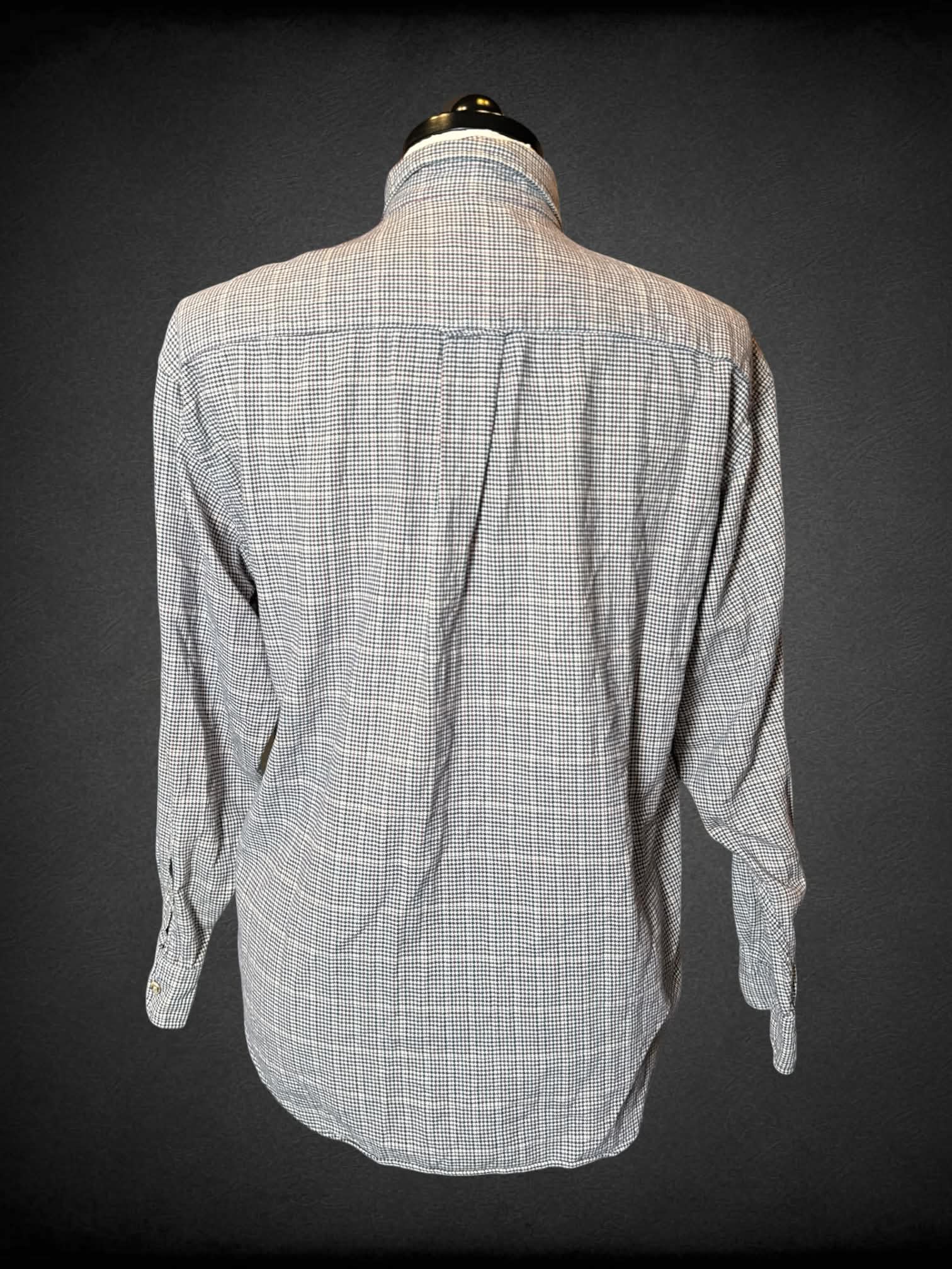 XL IZOD brown button-up shirt with houndstooth pattern, and pocket on front