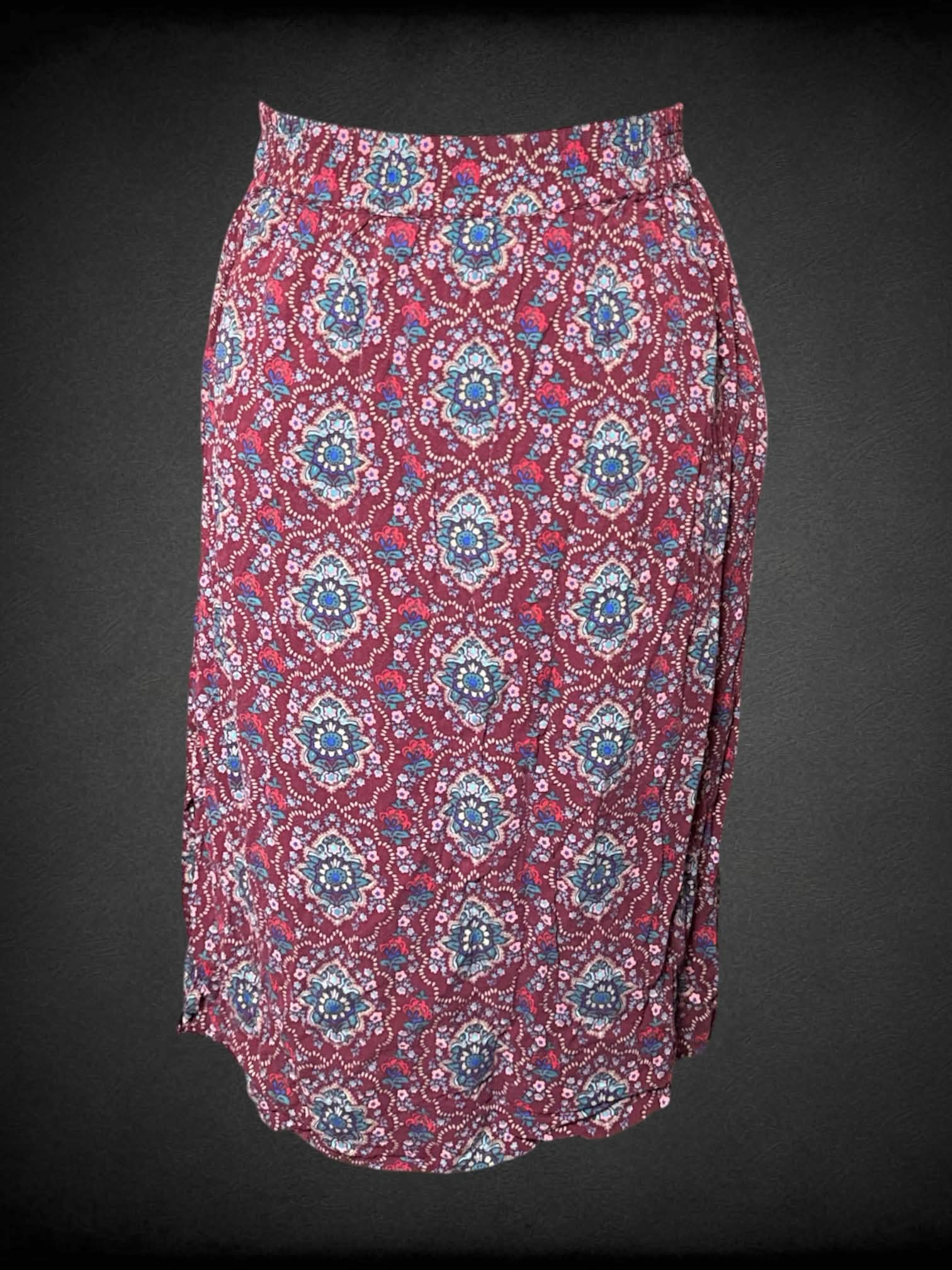 XL Chelsea Studio burgundy skirt with art nouveau floral pattern, stretch waist and pockets