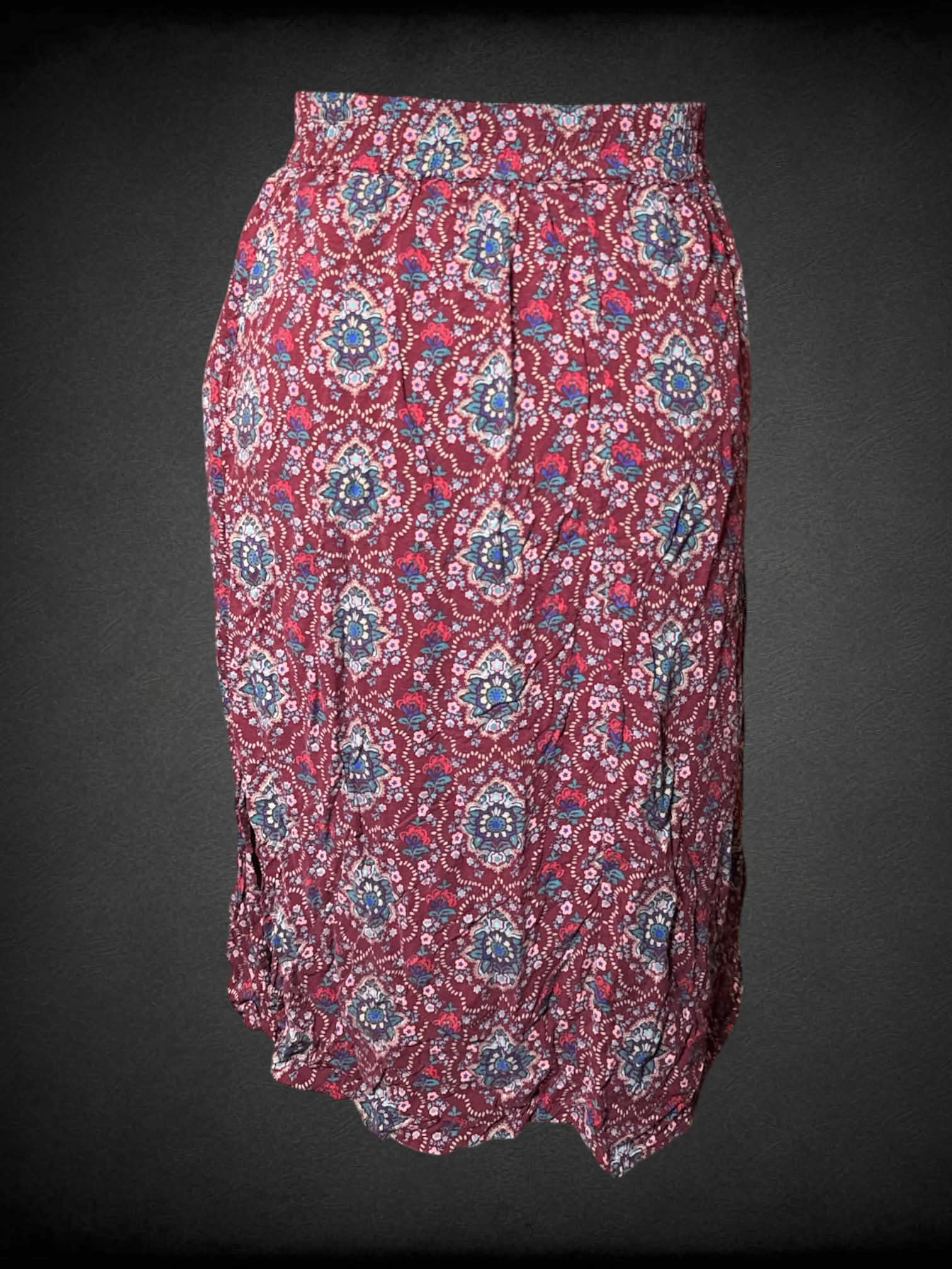 XL Chelsea Studio burgundy skirt with art nouveau floral pattern, stretch waist and pockets