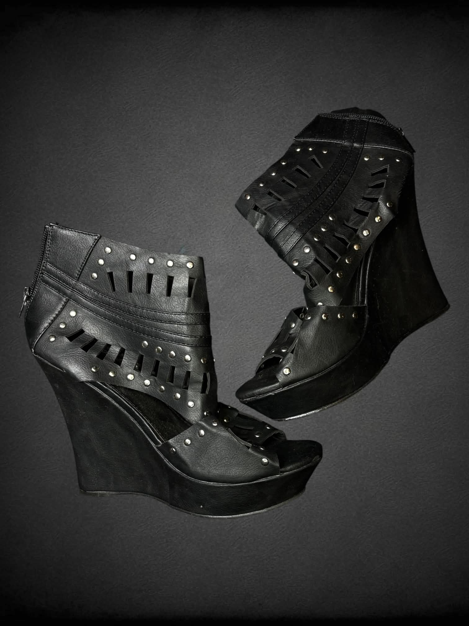 Size 11 Dots black wedge heels with metallic detailing
