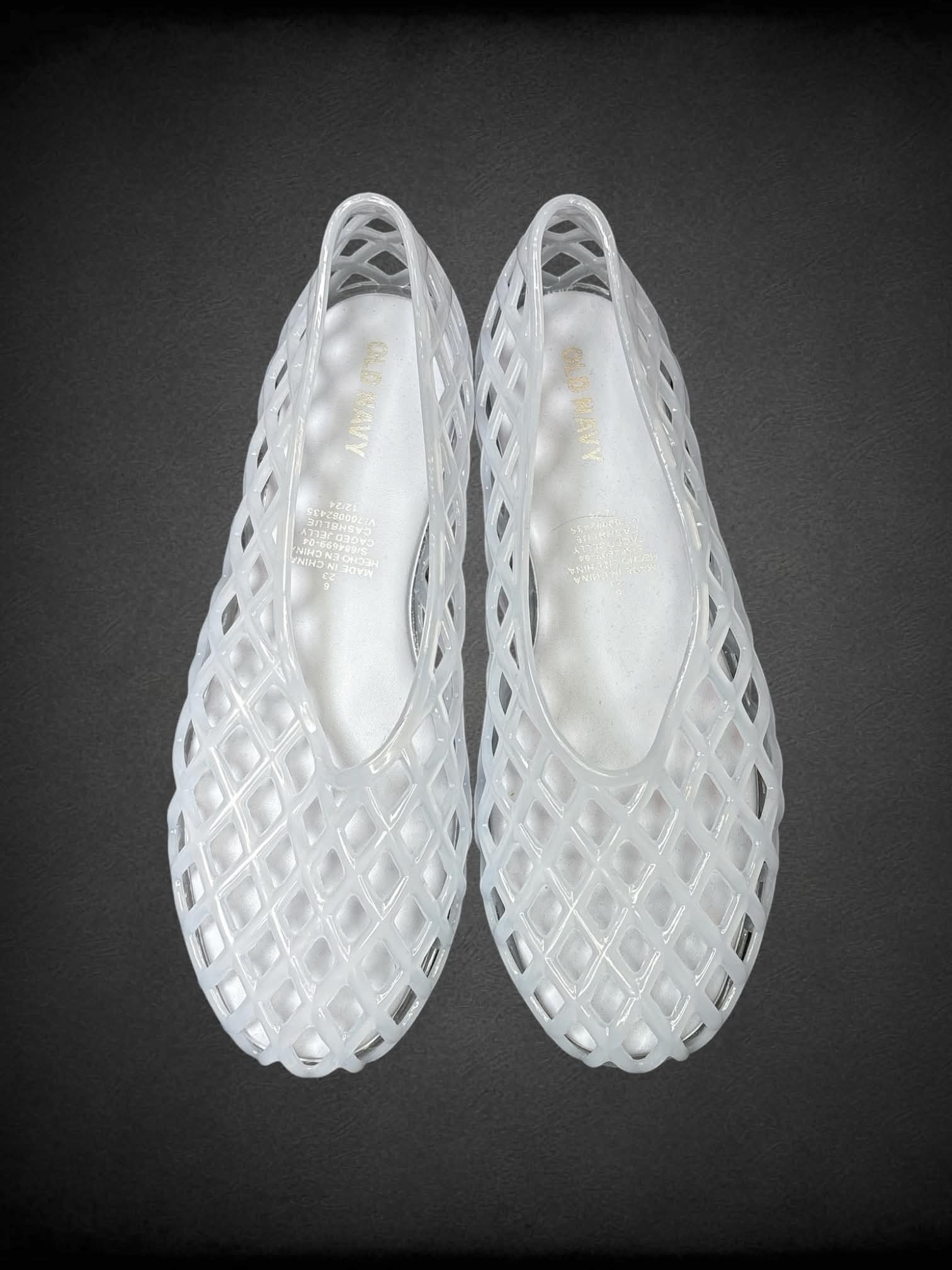 Size 6 Old Navy periwinkle jelly sandals