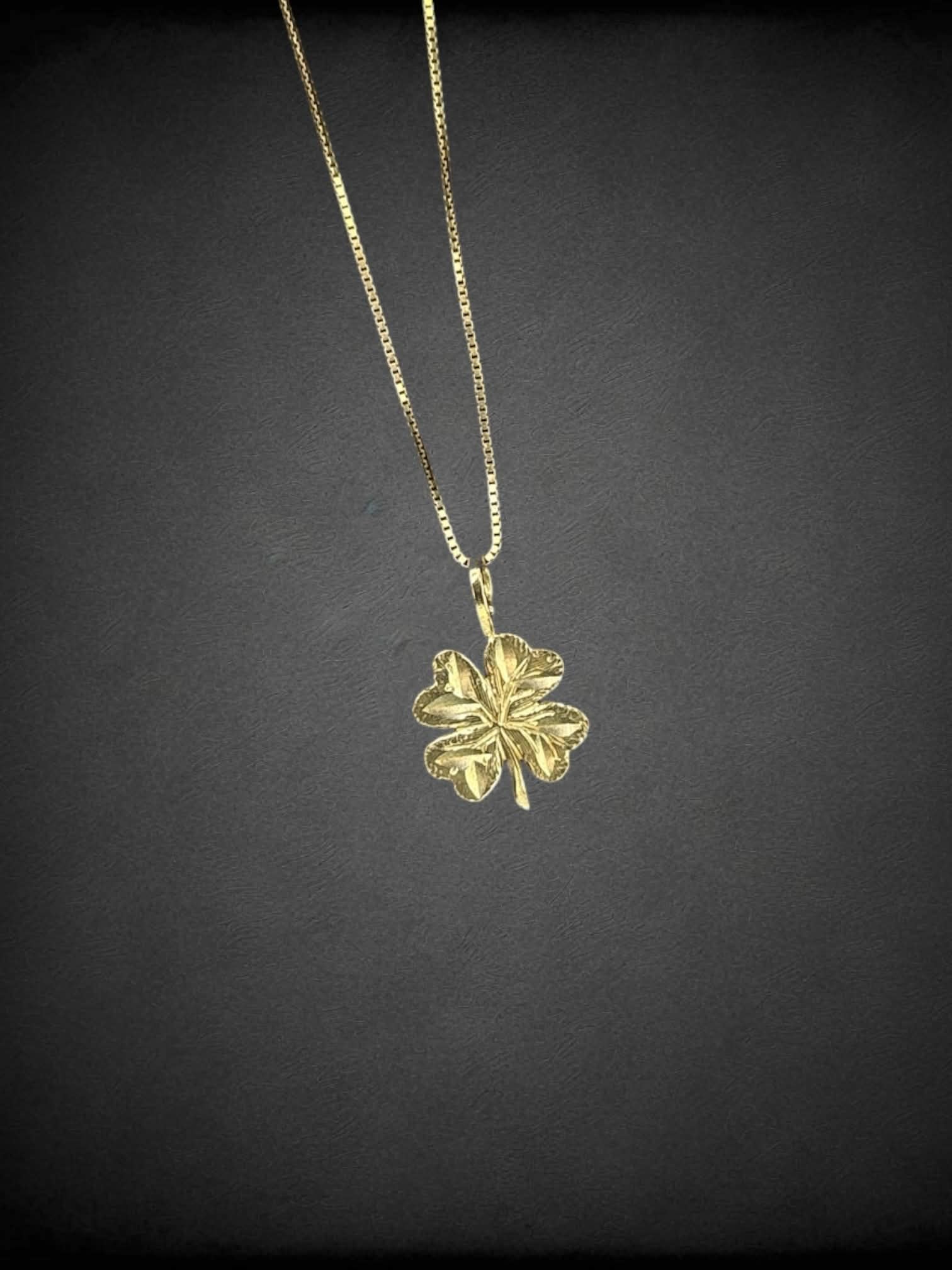 10k gold plate chain necklace with clover charm