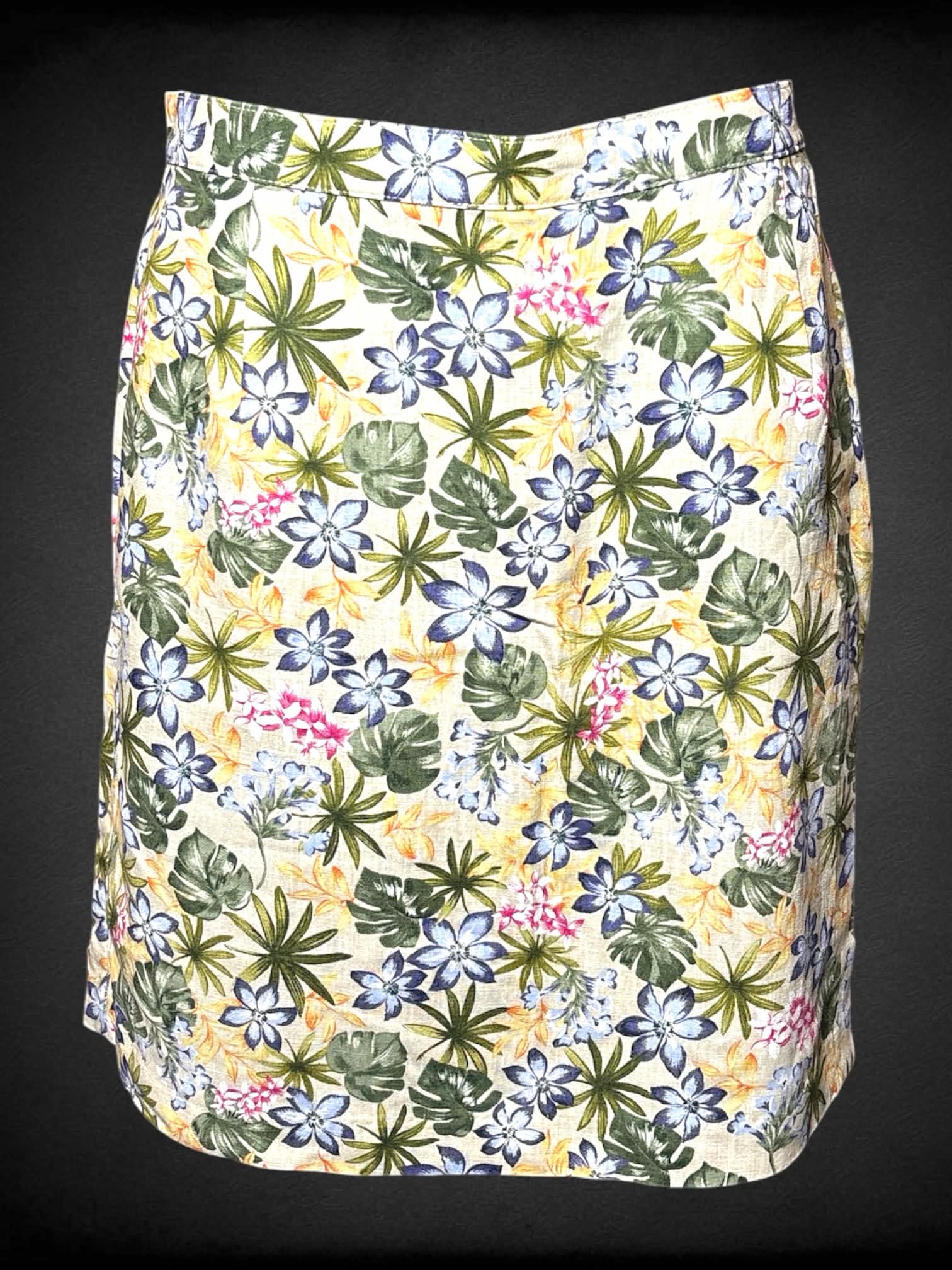 M Liz Claiborne vintage pencil skirt with floral pattern, zipper and buttons on side, and built-in shorts