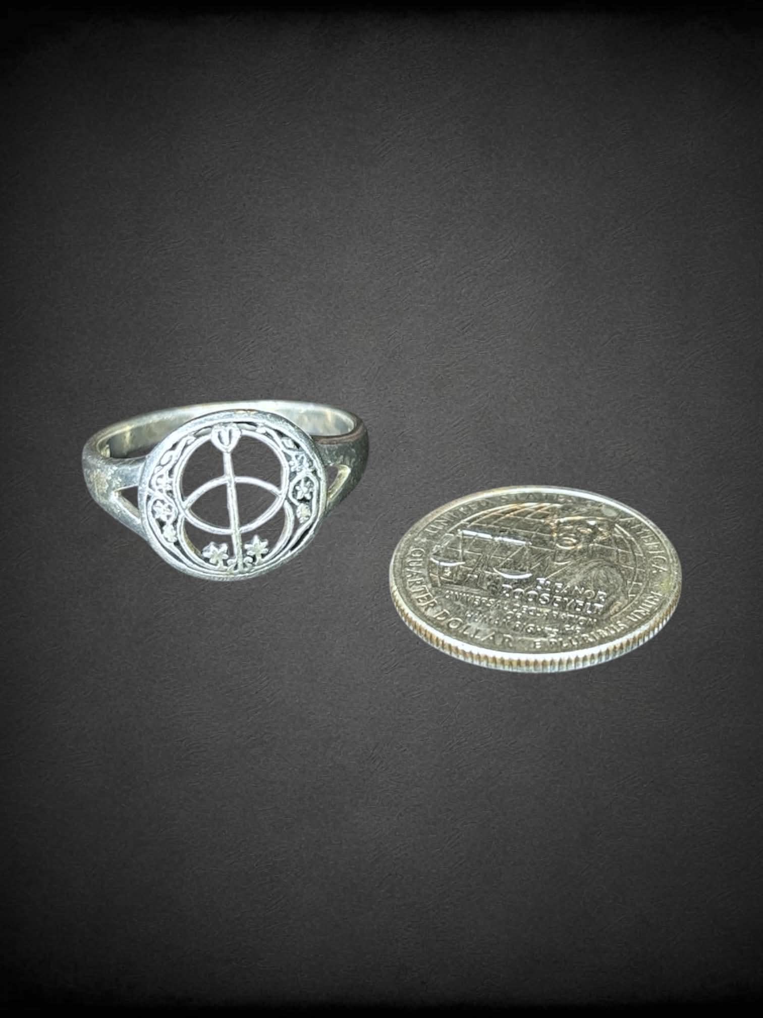 Size 13 silver ring with trees & star design