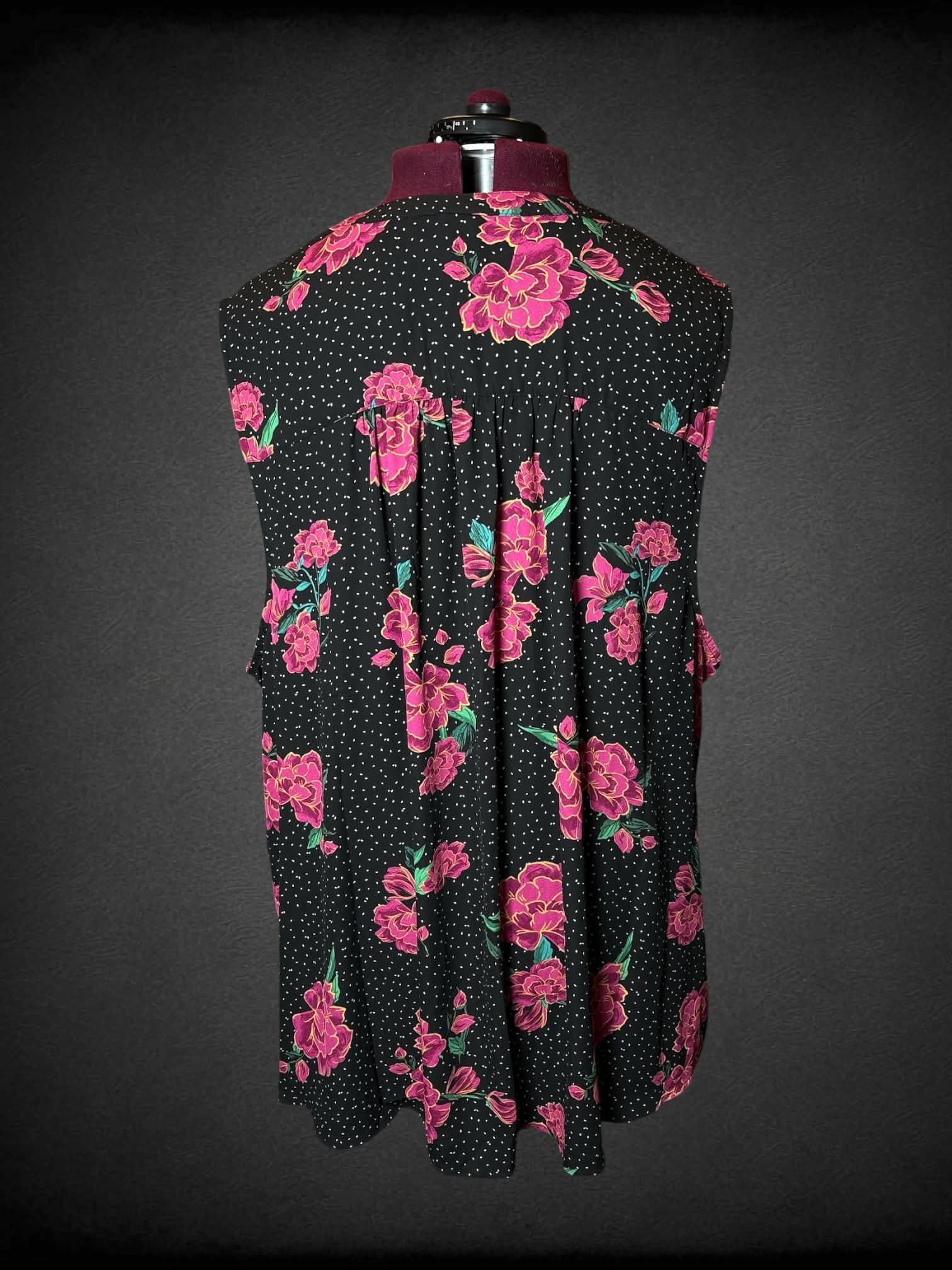 6X Torrid NWT black flowy blouse with pink floral pattern