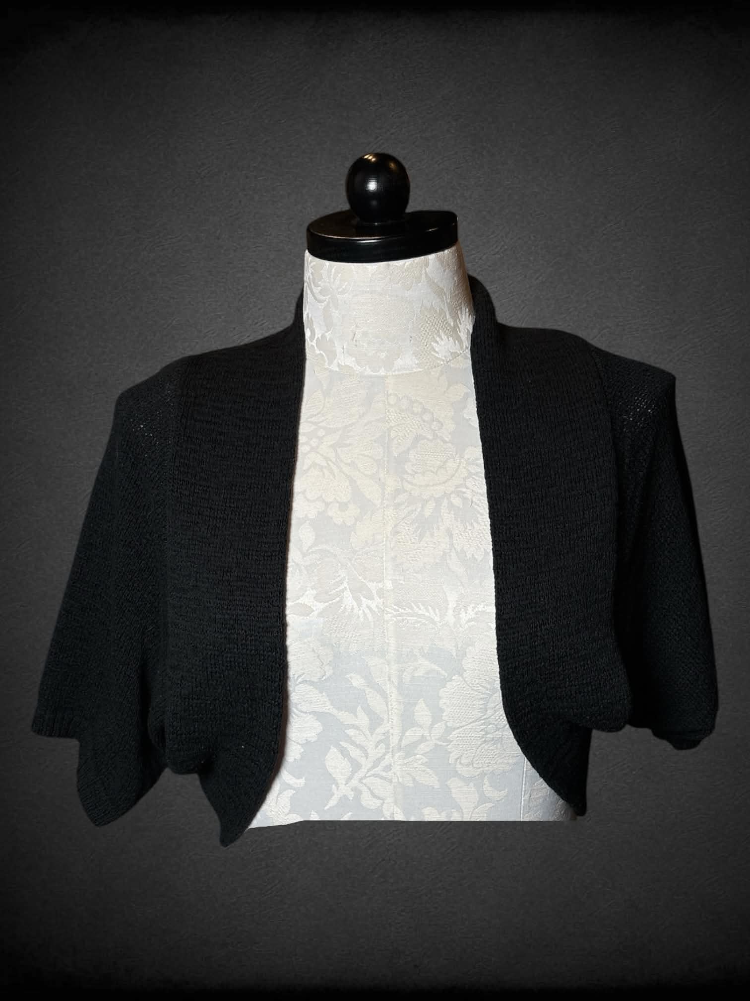 XL WD NY vintage black knit shrug