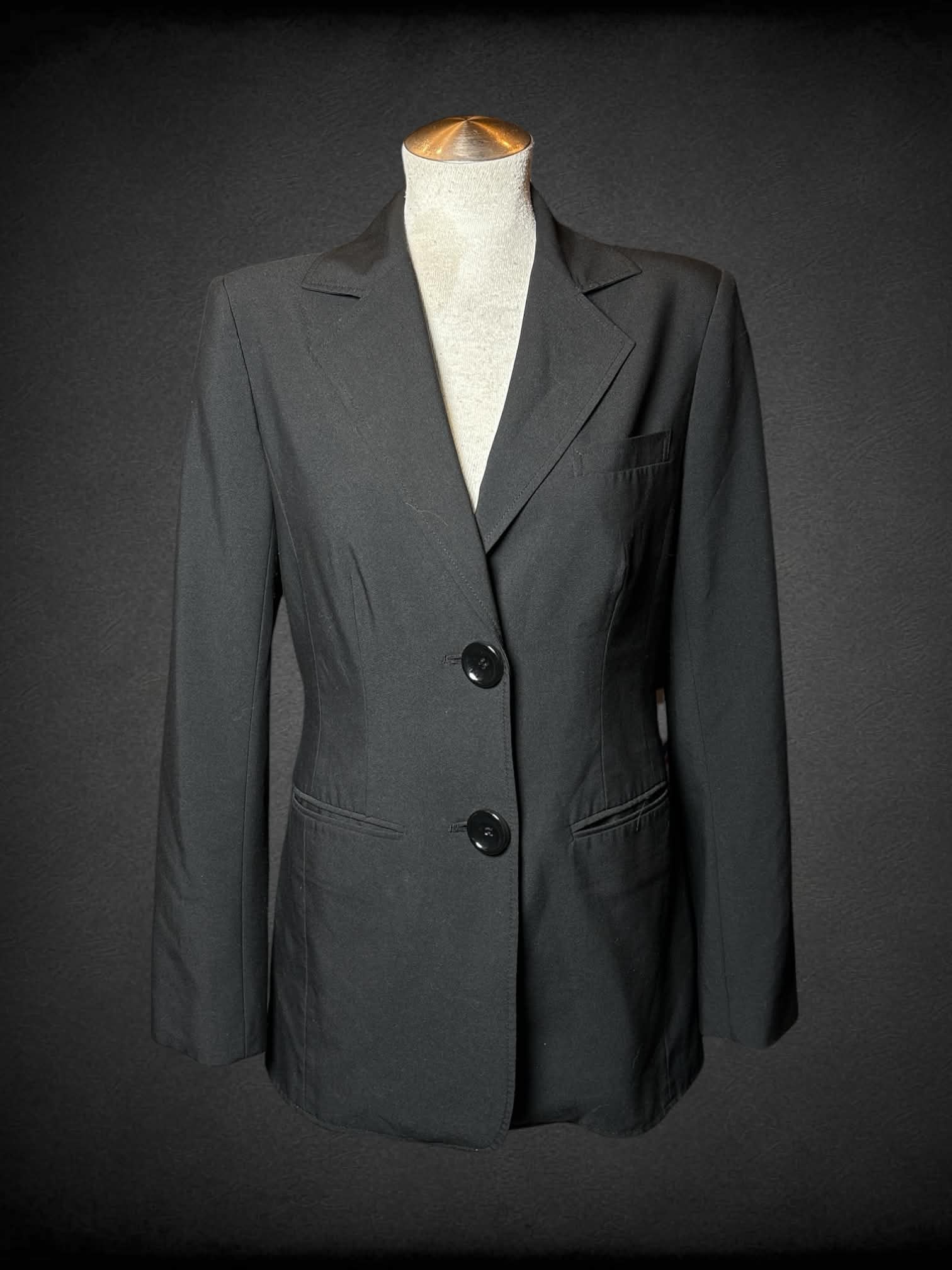 L Kensie black blazer with padded shoulders