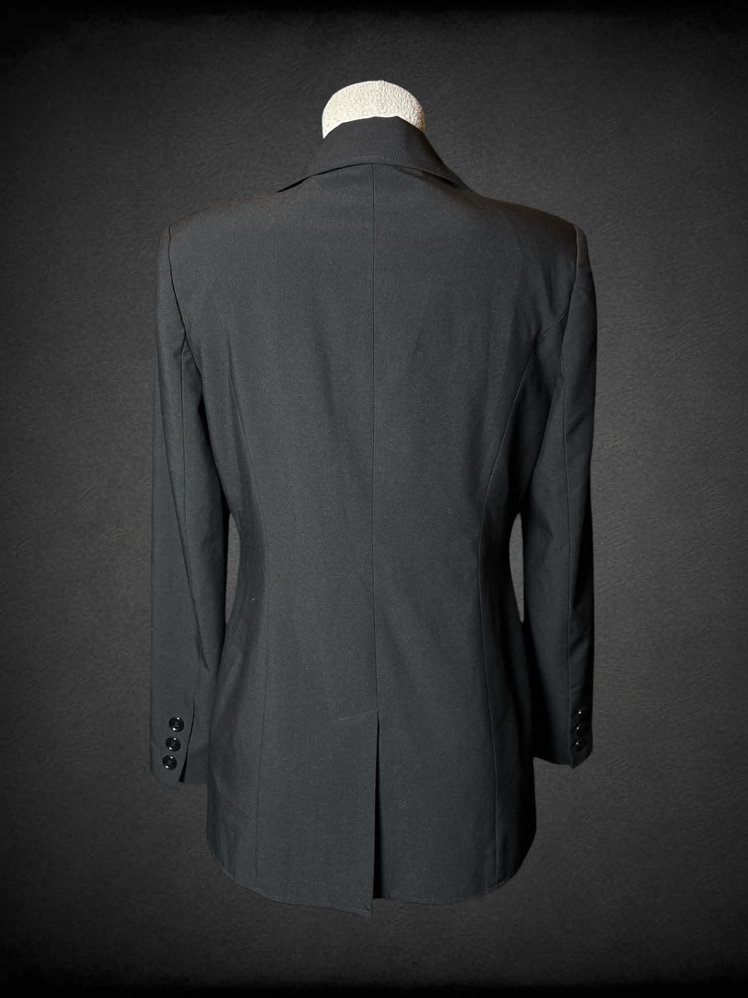 L Kensie black blazer with padded shoulders