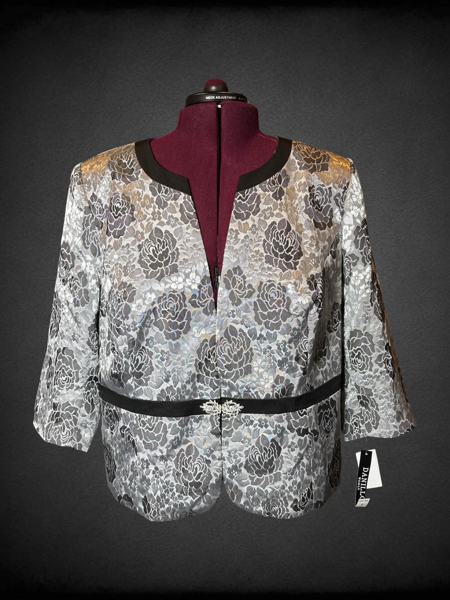 2X Danillo NWT grey blazer with metallic rose pattern, padded shoulders, and bejeweled charm clasp on front