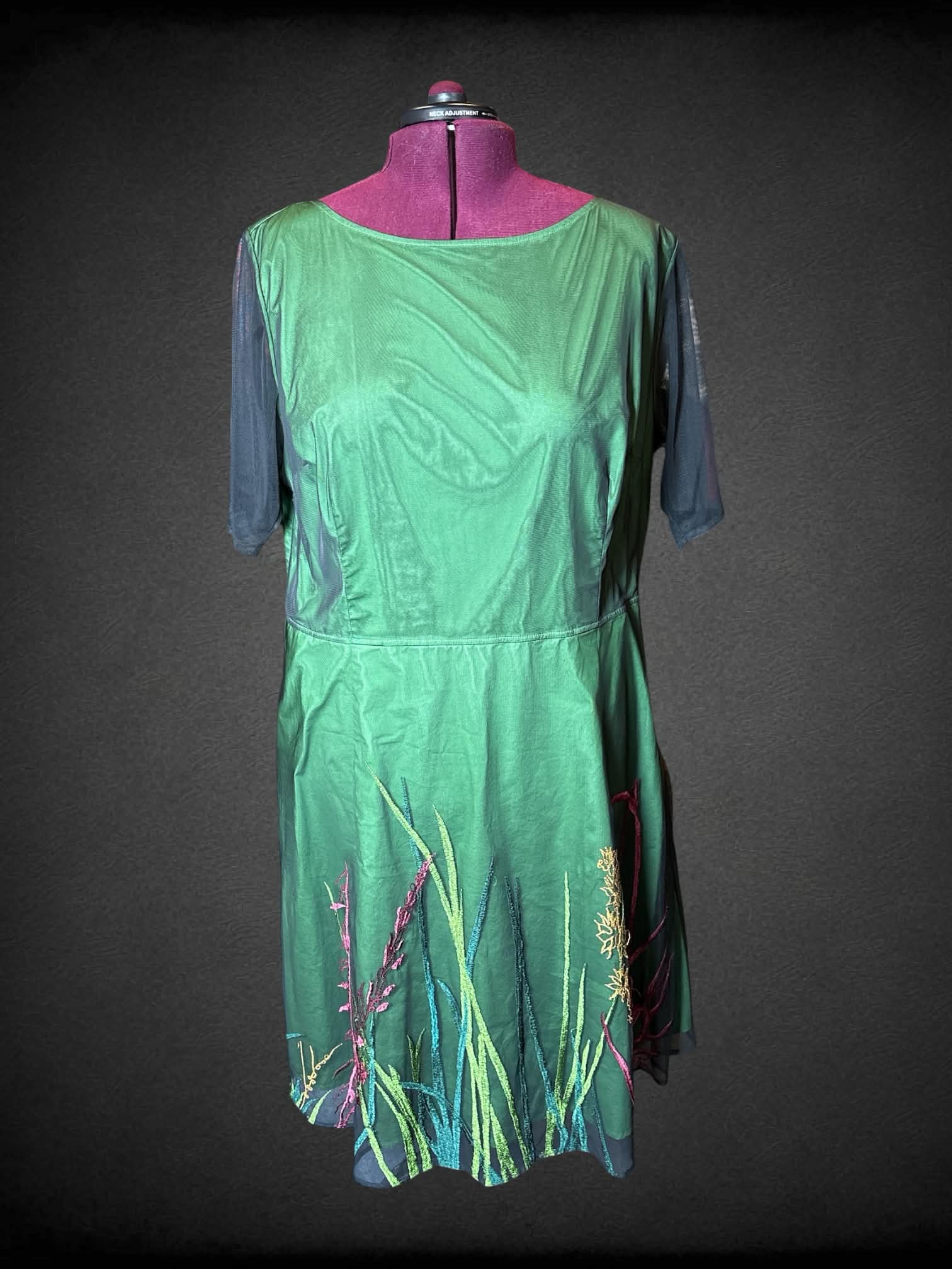 3X Eshakti green dress with black mesh outer layer, embroidered floral design on bottom hem, and zipper on back